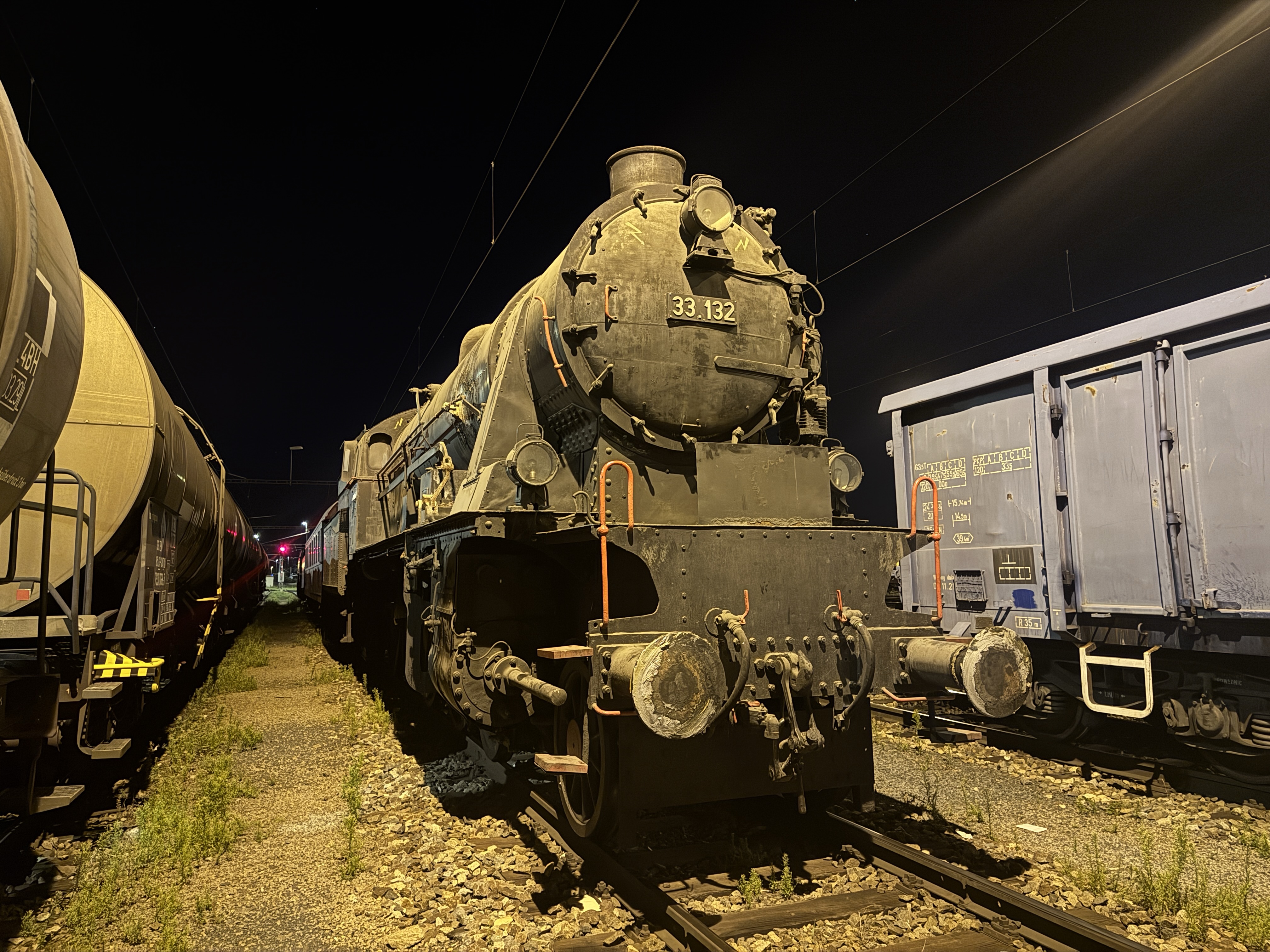 Parní lokomotiva 33.132 – noční foto